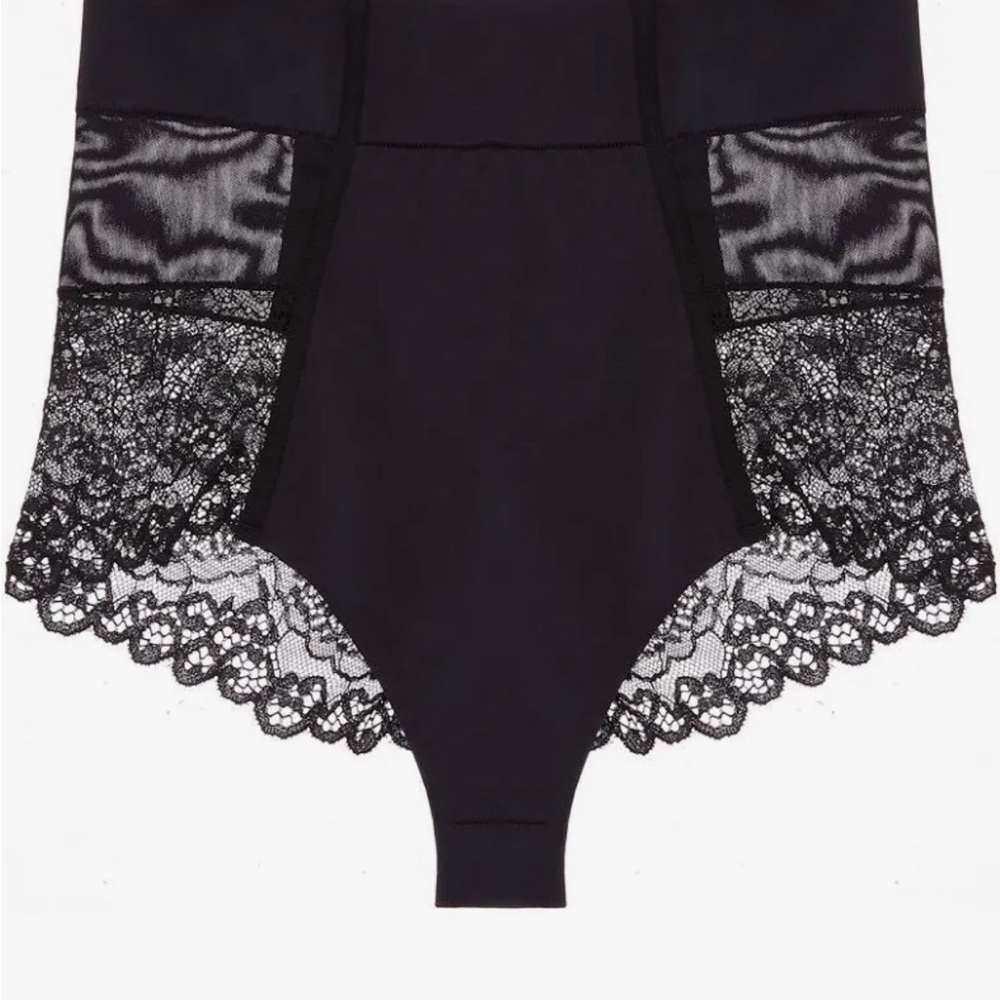 Elegant Black Lace Women's Intimate